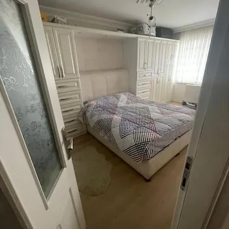 Cadde Uestue, Deniz Manzarali Ferah Bir *