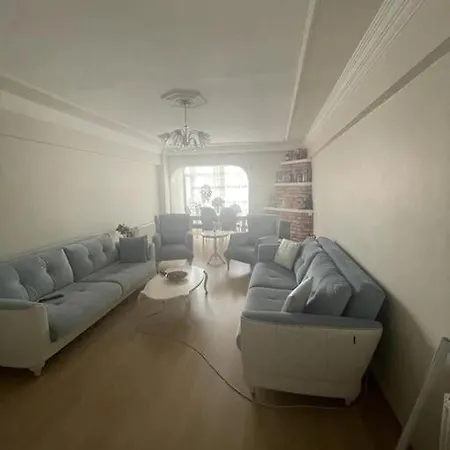 Apartman Cadde Uestue, Deniz Manzarali Ferah Bir