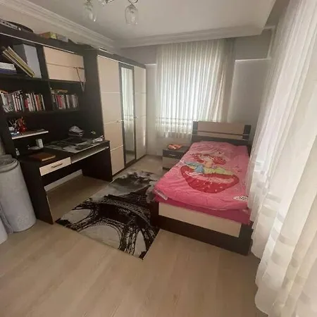 Cadde Uestue, Deniz Manzarali Ferah Bir *